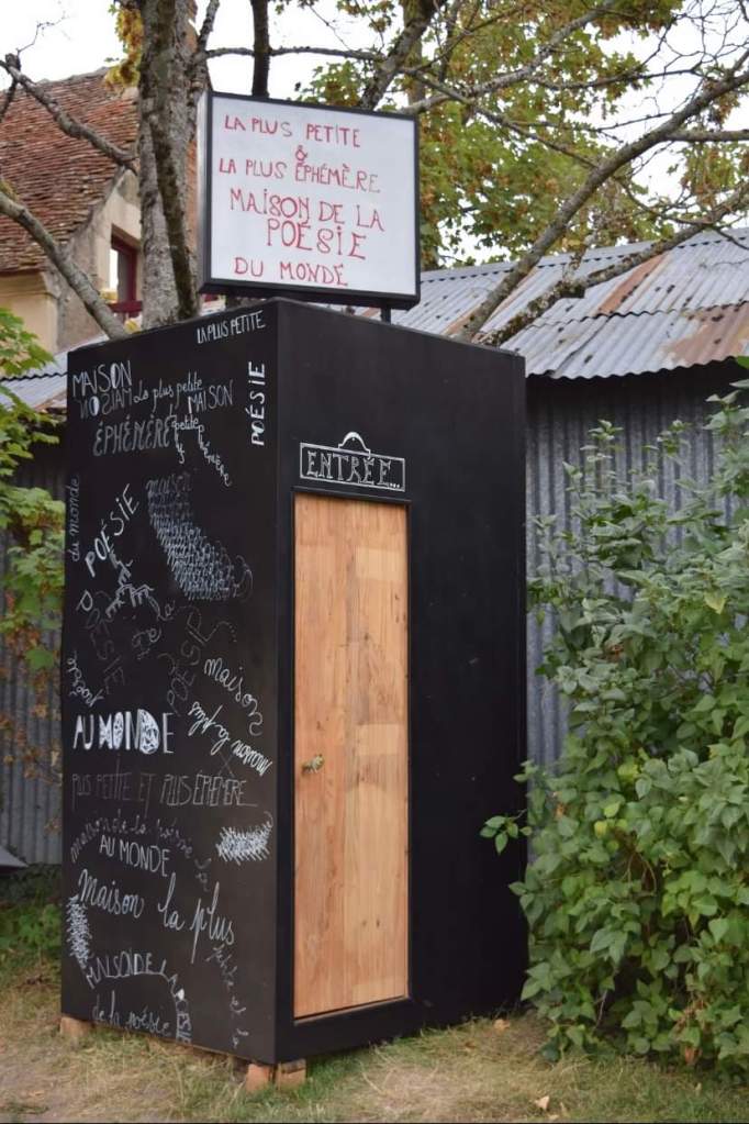 Exposition poétique Rencontres estivales de la Velouse
La plus petite et plus éphémère maison de poésie du monde