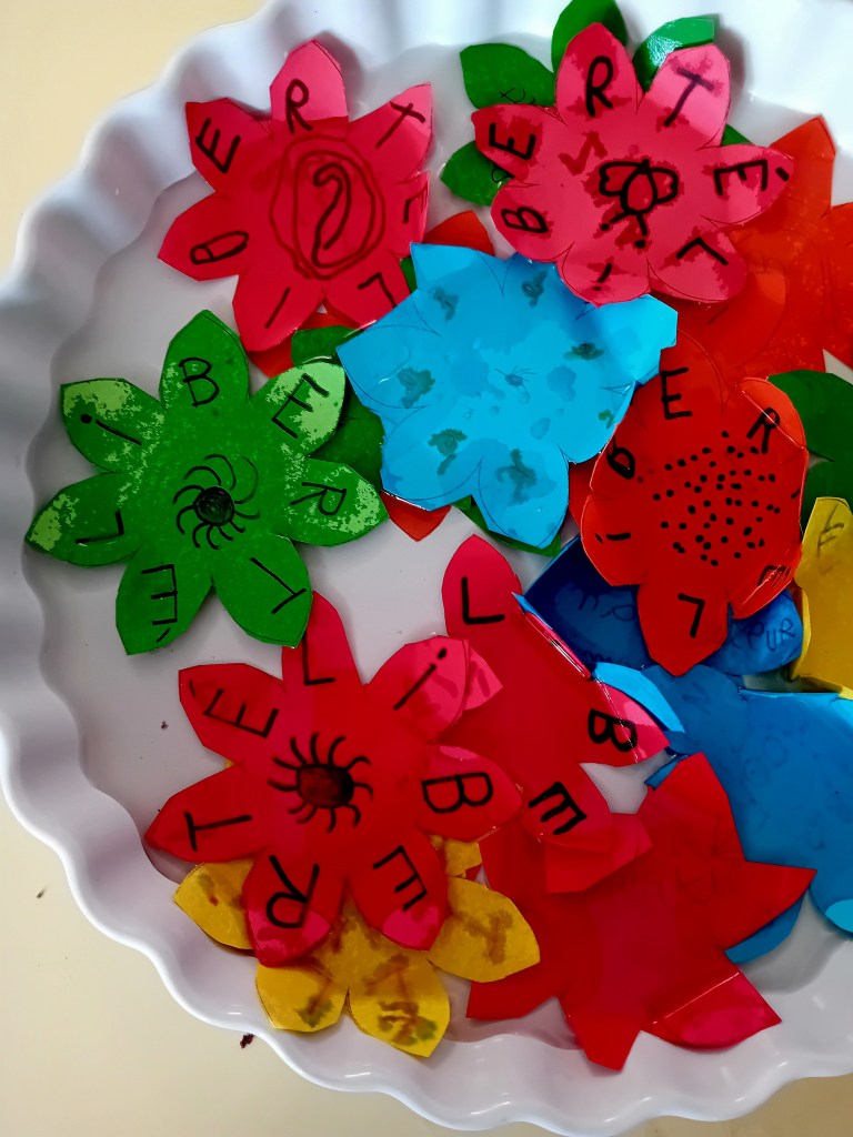 Printemps des poètes à l'école primaire : les fleurs magiques de la Liberté